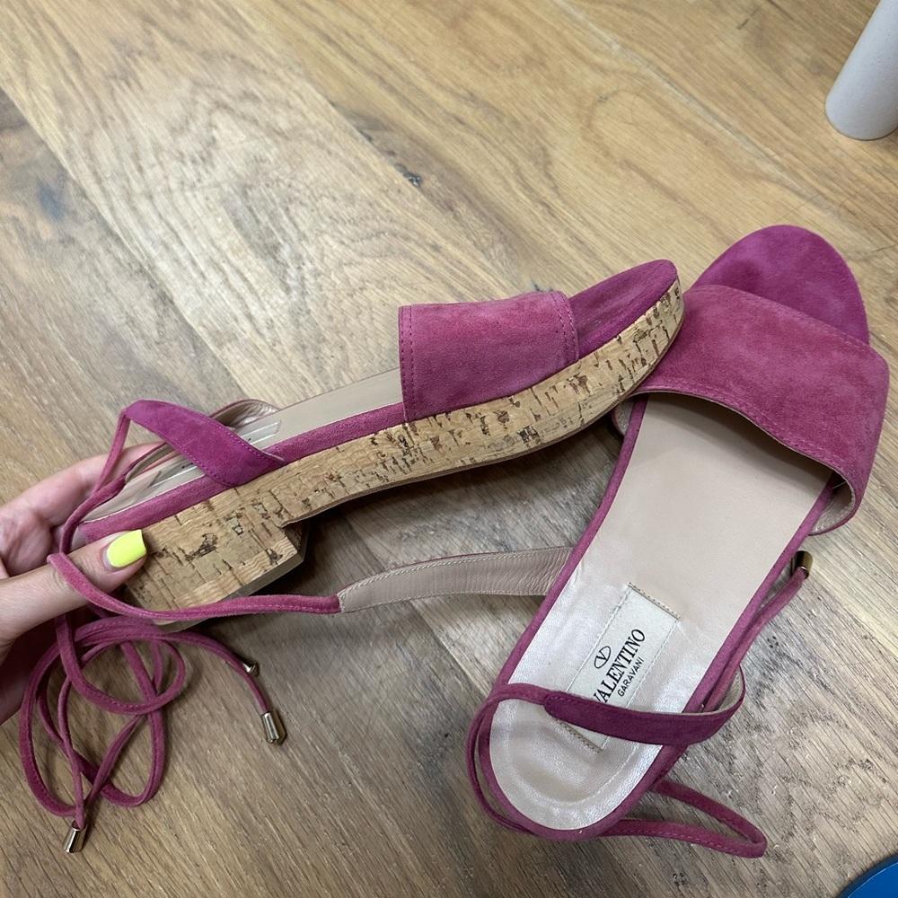 NWT VALENTINO GARAVANI Lace Up Pink Magenta Platform Sandals 💗